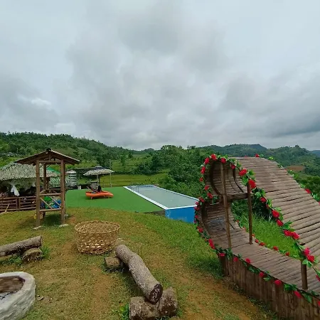 Captain'S Villa And Campsite-2