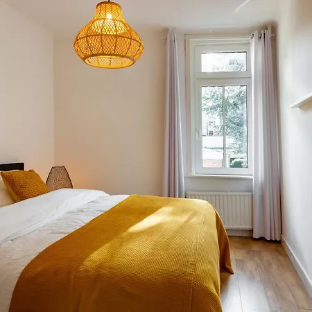 Unieke stadswoning met jacuzzi en sauna max 8 pers-3