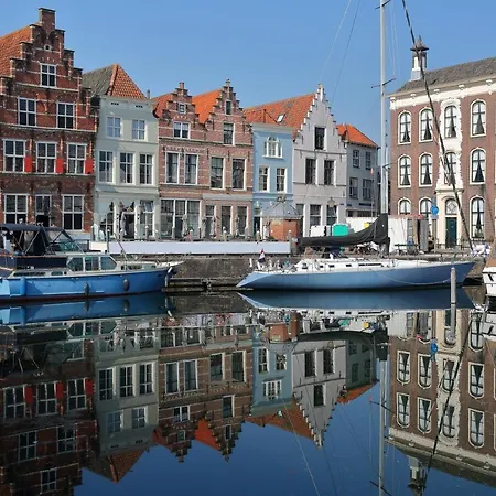 Unieke stadswoning met jacuzzi en sauna max 8 pers-2