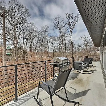 Newly Built Bella Vista Home Near Lakes-2