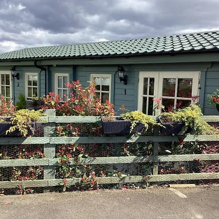 Auchenlea Lodges-2