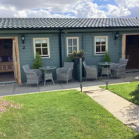 Auchenlea Lodges-3