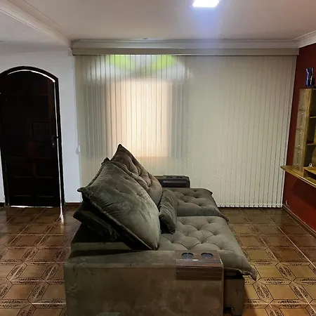 Linda Casa com Estacionamento-2