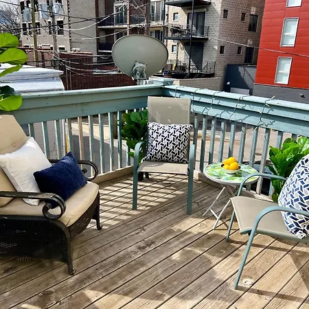 4 Bedroom Home In Best Location Parking Fireplace Back Yard Pets Welcome-3