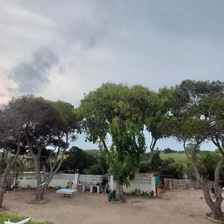 En Finca Las Dunas dos Chalets con jacuzzis en primera linea de playa , uno de 4 dormitorios y otro de 2 dormitorios, Llama al Seiscientos veintisiete Cuatrocientos diecisiete Trescientos noventa y ocho-3