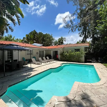 Hidden Miami Gem W Pool Bbq & Minutes To Beach-2