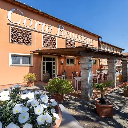 Agriturismo Corte Benedetto-2