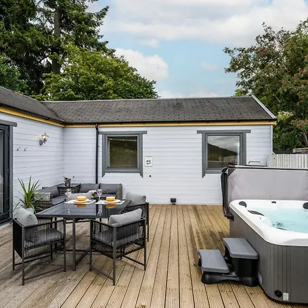 Kinnaird Woodland Lodges-2