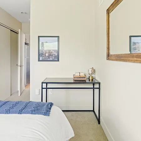 Stunning Guesthouse - Walk Everywhere! Sleeps 6!-2