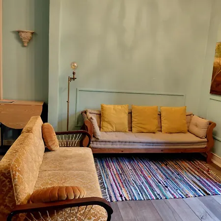 Classic Villa In Beato Lisbon-3