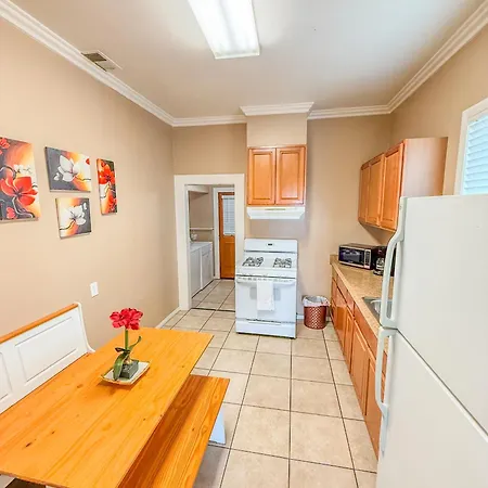 3Bd Little Italy Cottage A++ Location-3