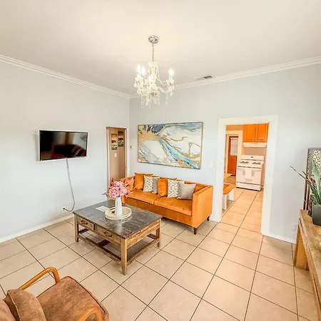 3Bd Little Italy Cottage A++ Location-2