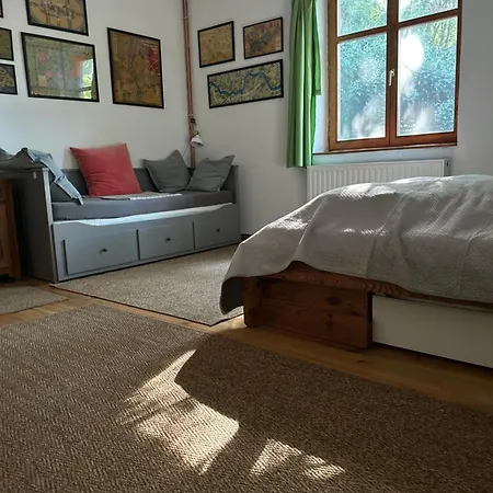 Rustic Cottage & Garden Retreat On Buda Hilltop-2