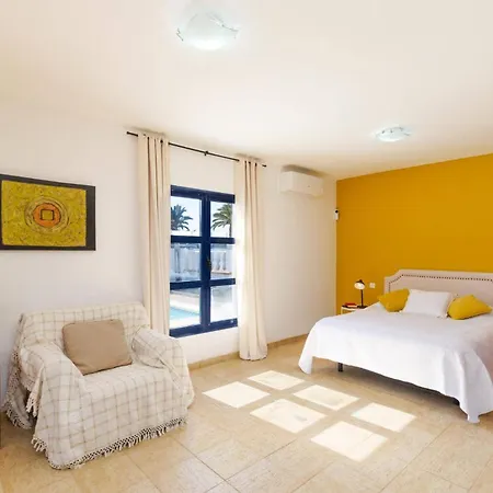 Villa Castillo Del Aguila By Villa Plus-2