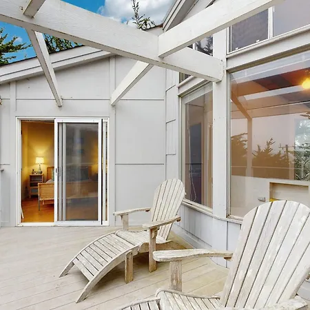 Pelican House-2