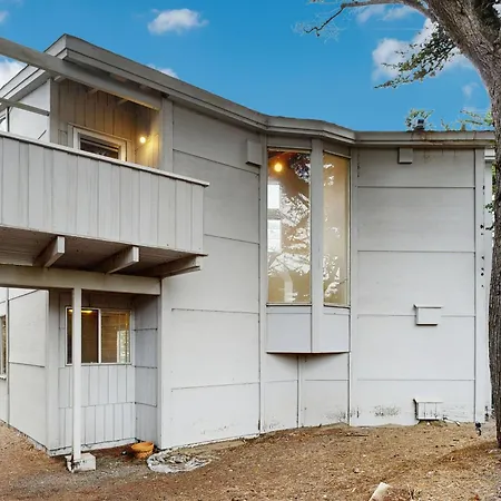 Pelican House-3
