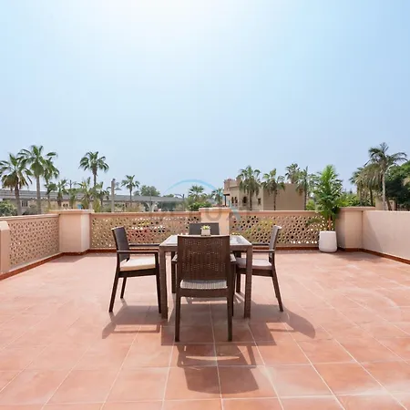 Luxury Beachfront Villa With Direct Beach Access, Next To Community Pool, Close To The Thrills Of Aquaventure Waterpark, Canal Cove, Palm Jumeirah By Deluxe Holiday Homes-2