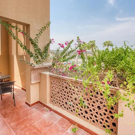 Luxury Beachfront Villa With Direct Beach Access, Next To Community Pool, Close To The Thrills Of Aquaventure Waterpark, Canal Cove, Palm Jumeirah By Deluxe Holiday Homes-3