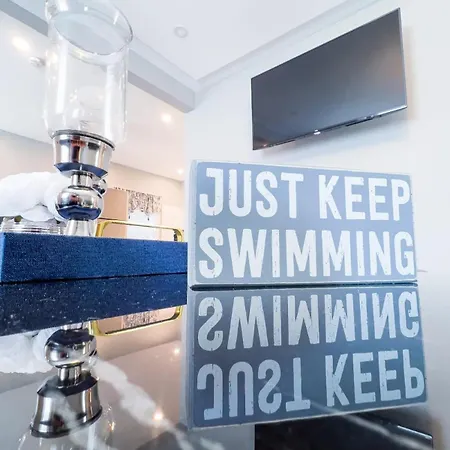 Group Friendly 6Br Near Aquarium & Niagara Falls-2
