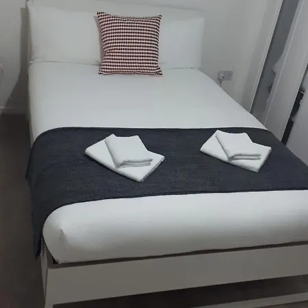 Marble Apartments Broadway Two-3