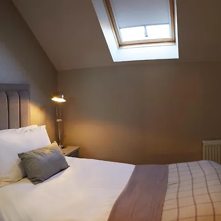 Five Star Stays-2