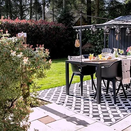 StayatSas Julia, Stijlvol Natuurhuisje met Grote Omheinde Tuin-3