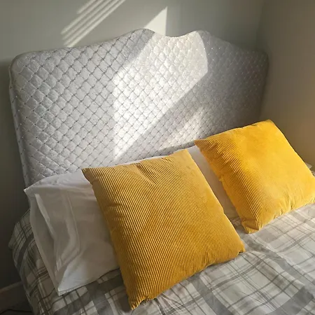 Four Bedroom House Chandos Road-2