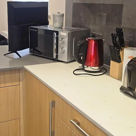 Four Bedroom House Chandos Road-3