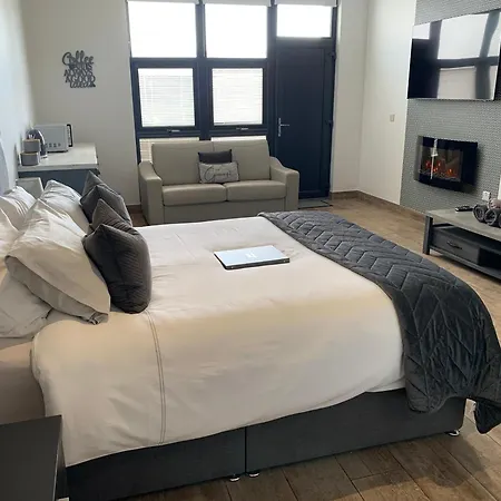 Stayover Suites-2