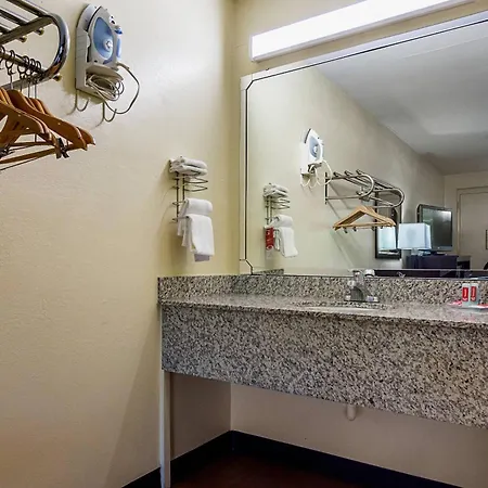 Econo Lodge Research Triangle Park-2