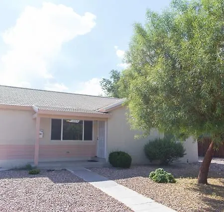 Adorable House Only A Few Miles From The Strip-2