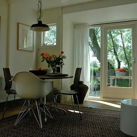 Quaint Holiday Home In Amsterdam Near Lake-3