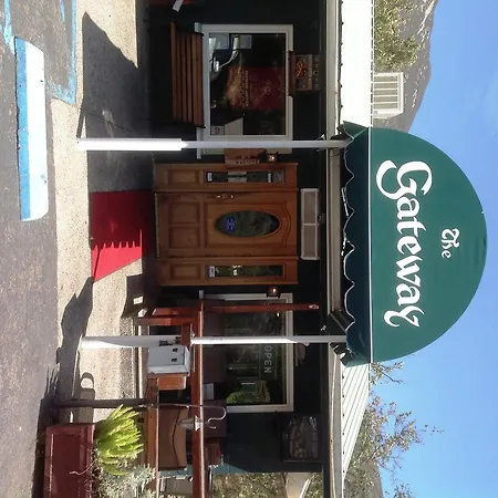 The Gateway Restaurant & Lodge-3