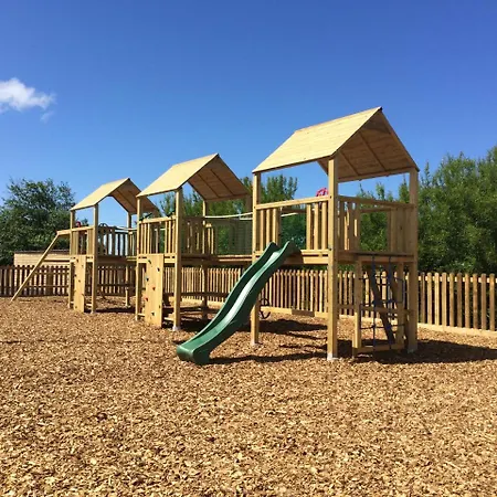 Ream Hills Holiday Park-3