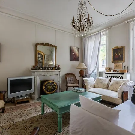 Veeve - Charming Townhouse Near Parc Montsouris-3