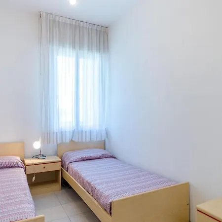 Clara-2