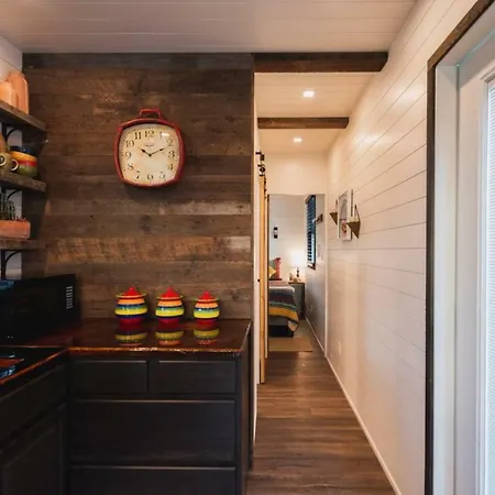 The Hacienda Beautiful New Container Home 12 Min To Magnolia-2