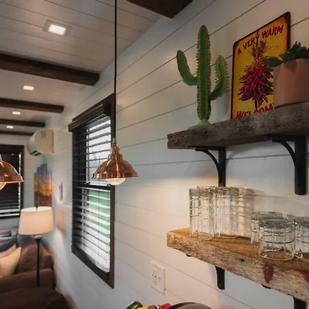The Hacienda Beautiful New Container Home 12 Min To Magnolia-3