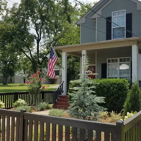 Vacation Home 5 Mins To Down Town 2 Bedrooms 2 Baths Garden Area Hot Tub-2