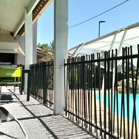 villa provençal avec piscine a vias de 10 personnes-2