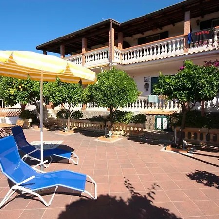 casa vacanze Villa BAIA-LUNA-2