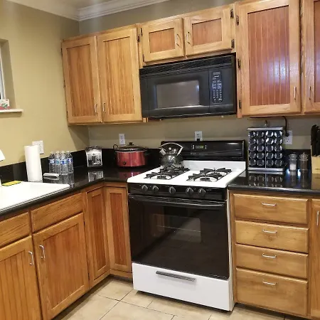 Close To Strip, Very Private, Gated, Huge Floorplan, Wifi, Washer&Dryer-2