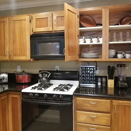 Close To Strip, Very Private, Gated, Huge Floorplan, Wifi, Washer&Dryer-3