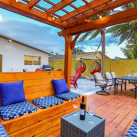 5 Star Pergola & Dine On Sun-Splashed Luxury Deck-2