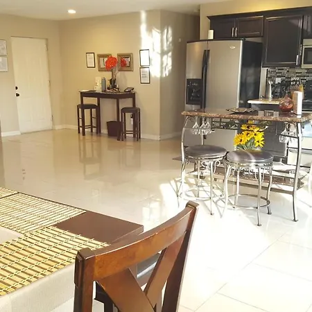 Beautiful 3 Bed/2 Bath Cozy Get Away Home-3