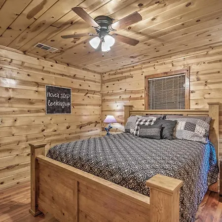 Broken Bow Starlight Cabin With Private Hot Tub!-2