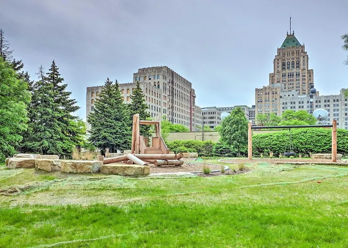 Urban Escape W/ Patio - 2 Mi To Downtown Detroit!