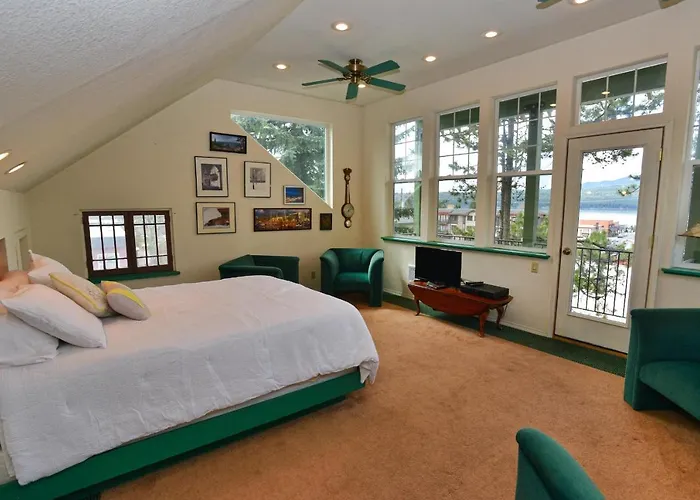 Room With A View - Walk To Downtown Restaurants - Payette Lake - Shopping And Beach
