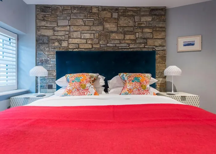 Iris 5 Star Gold Award Luxury Cottage