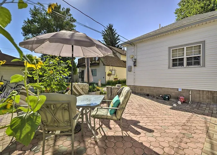 Well-Equipped Cody Cottage: 2 Mi To Cody Rodeo!